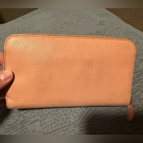 GUC Light Pink Prada Zip Wallet + COA card - Picture 2 of 8